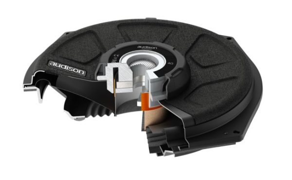 Pasklare subwoofer voor BMW en MINI. Maximaal Vermogen 300 Watt. Mooie Upgrade van je Geluid. Plug en Play.