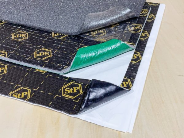 STP Doorkit Gold. Akoestiek, Geluiddemping en Isolatie in je Auto.